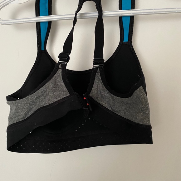 Sport bra - Picture 2 of 2